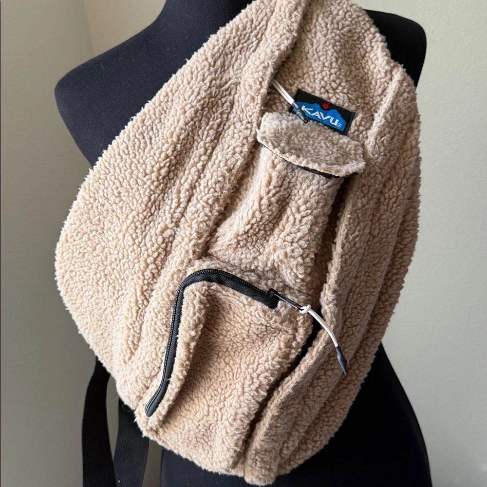 Kavu Fleece Full-size Rope Sling Bag - Picture 2 of 9